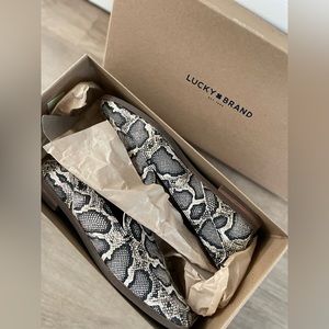 Lucky brand Canyen snakeskin print loafer size 8